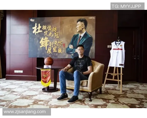 《专访顶级后卫球星揭秘防守艺术与比赛中的关键决策》